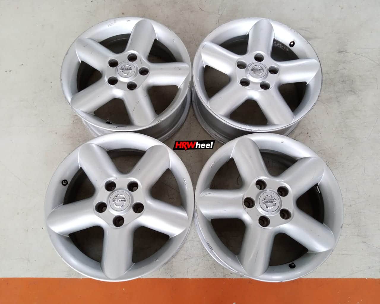 Velg Bekas Nissan X-Trail Ring 16×6,5 H:5×114,3 ET:40 Silver