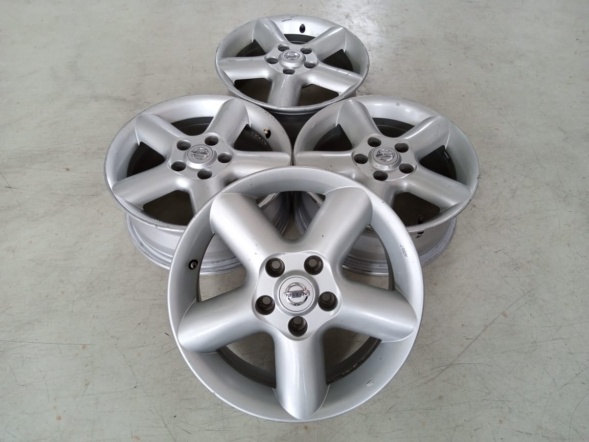 Velg Bekas Nissan X-Trail Ring 16×6,5 H:5×114,3 ET:40 Silver