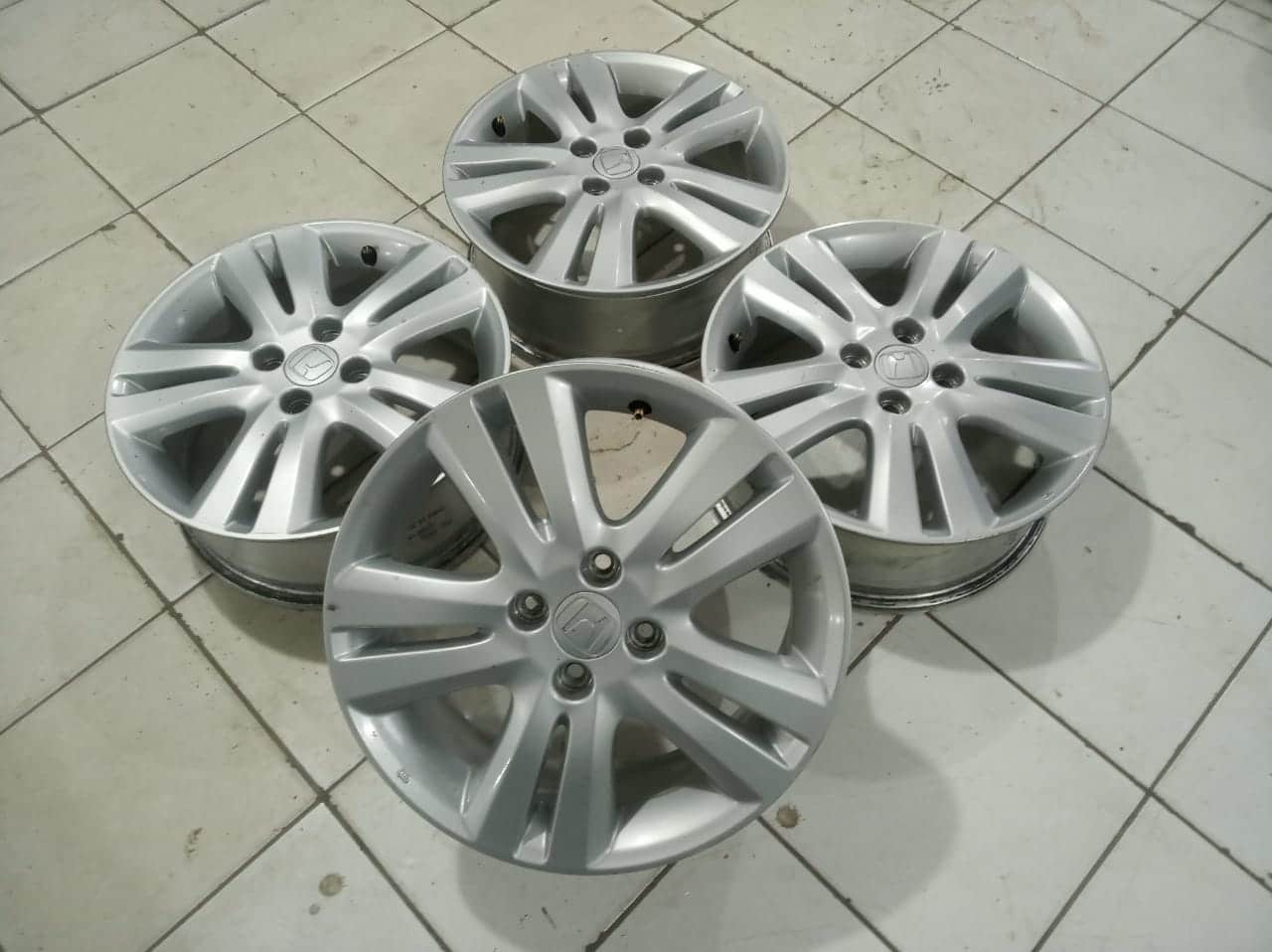 Velg oem mobil jazz R16 bisa untuk freed brio mobilio sigra calya vios yaris