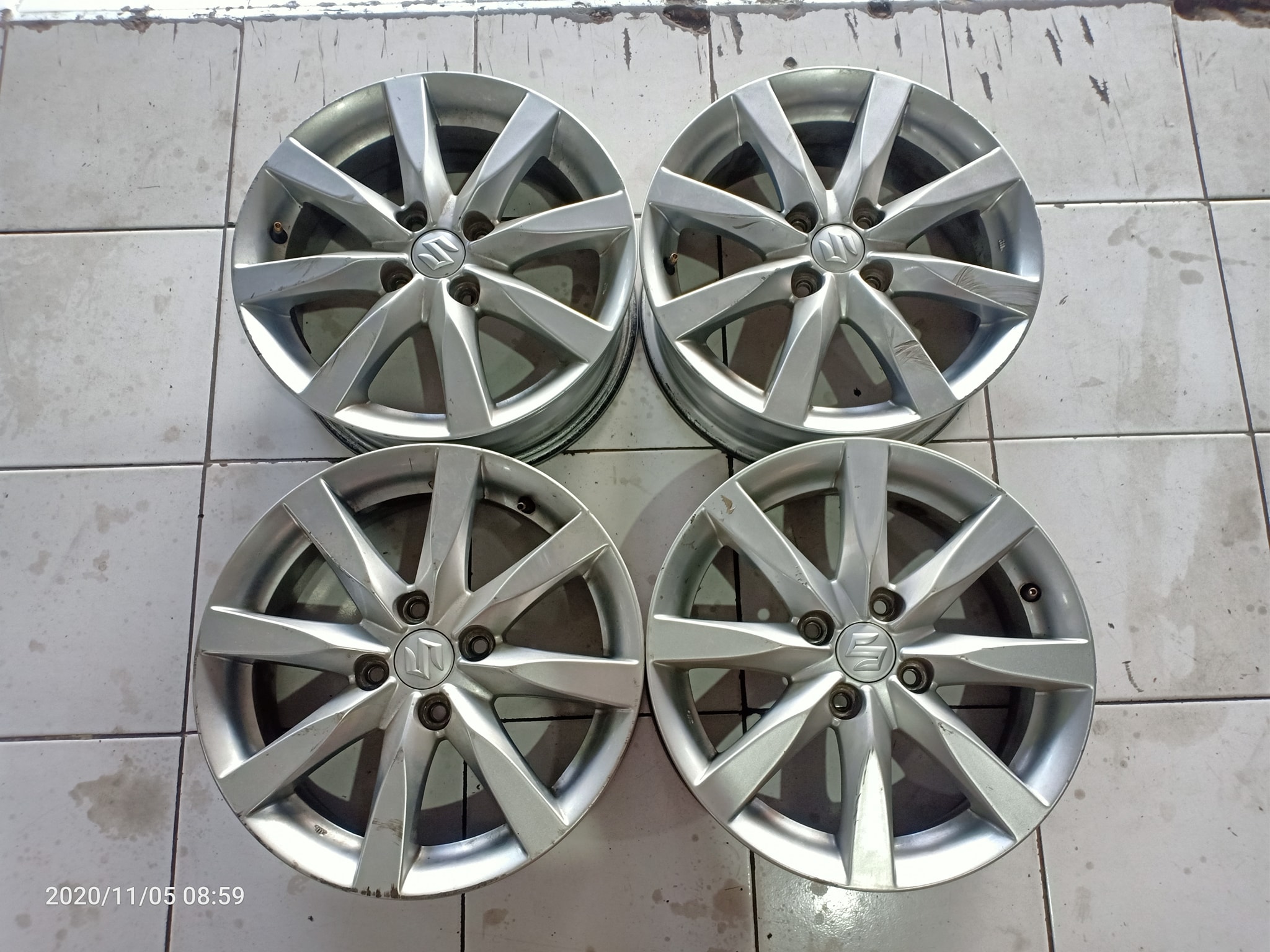 Jual Velg Seken OEM Splash R15 H4x100 Silver