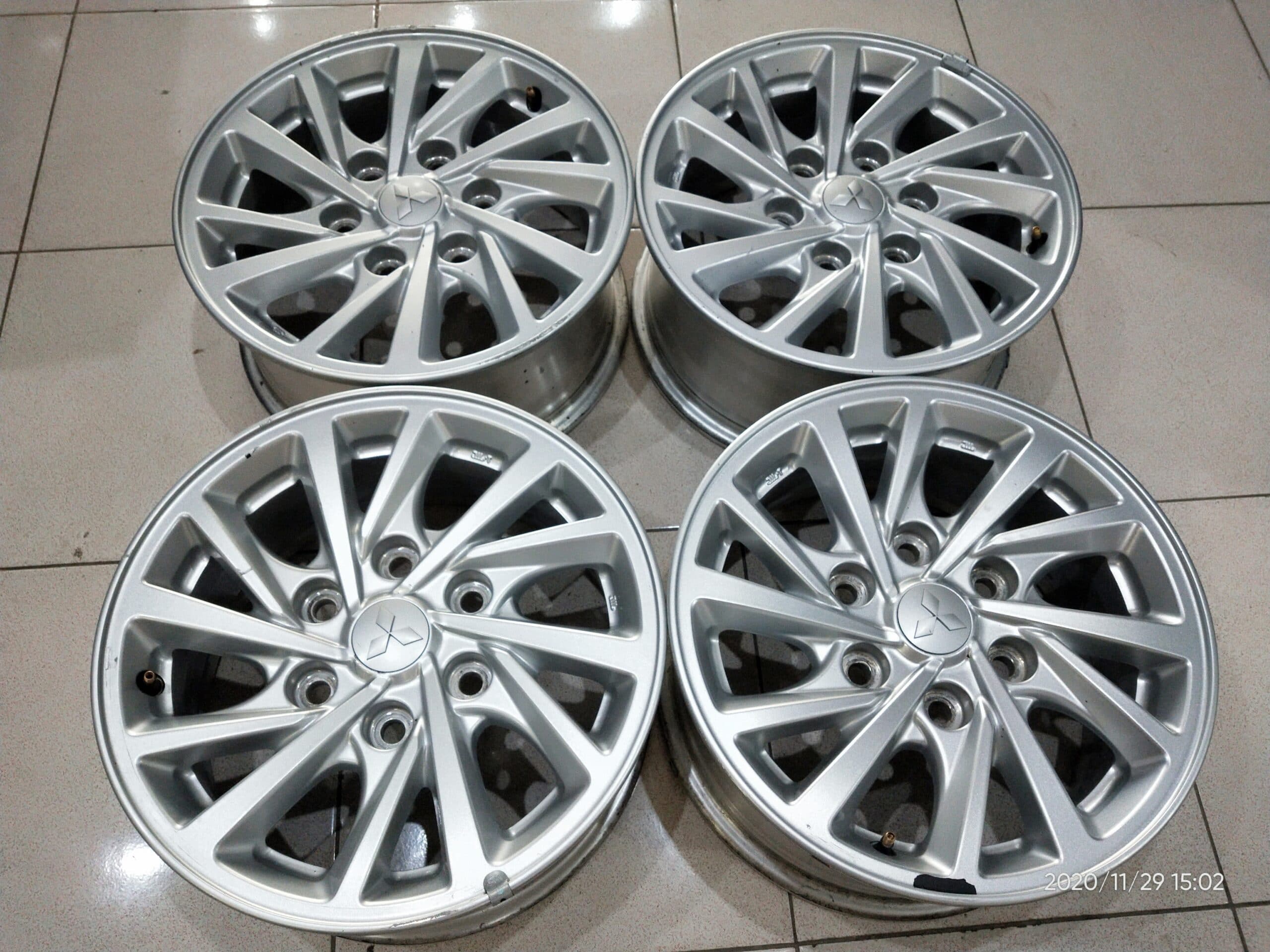 SALE VELG COPOTAN MOBIL PAJERO RING 16