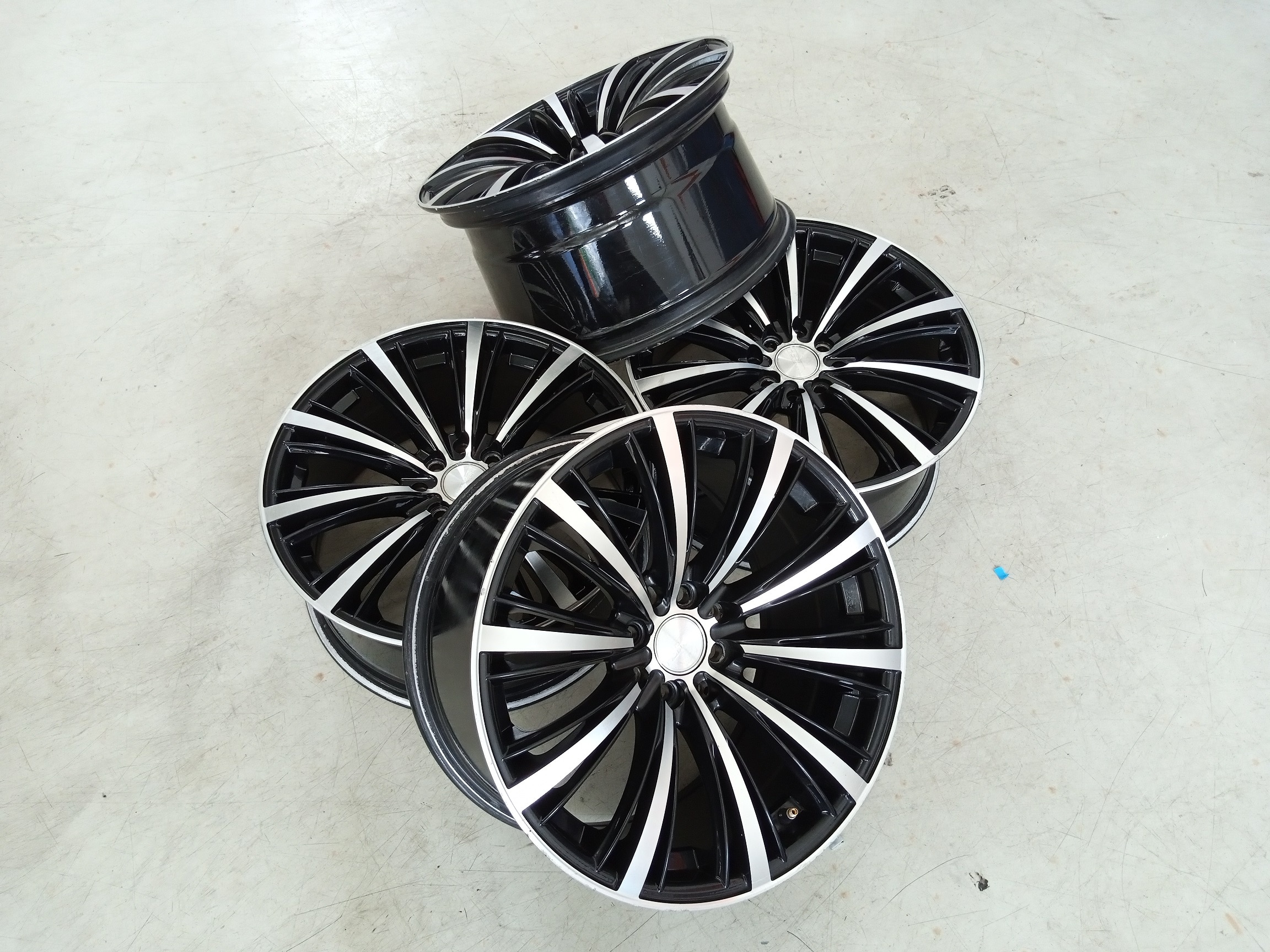 Velg Bekas Racing HSR Type Quick Ring 17 Buat Livina,Xenia,Avanza,Mobilio