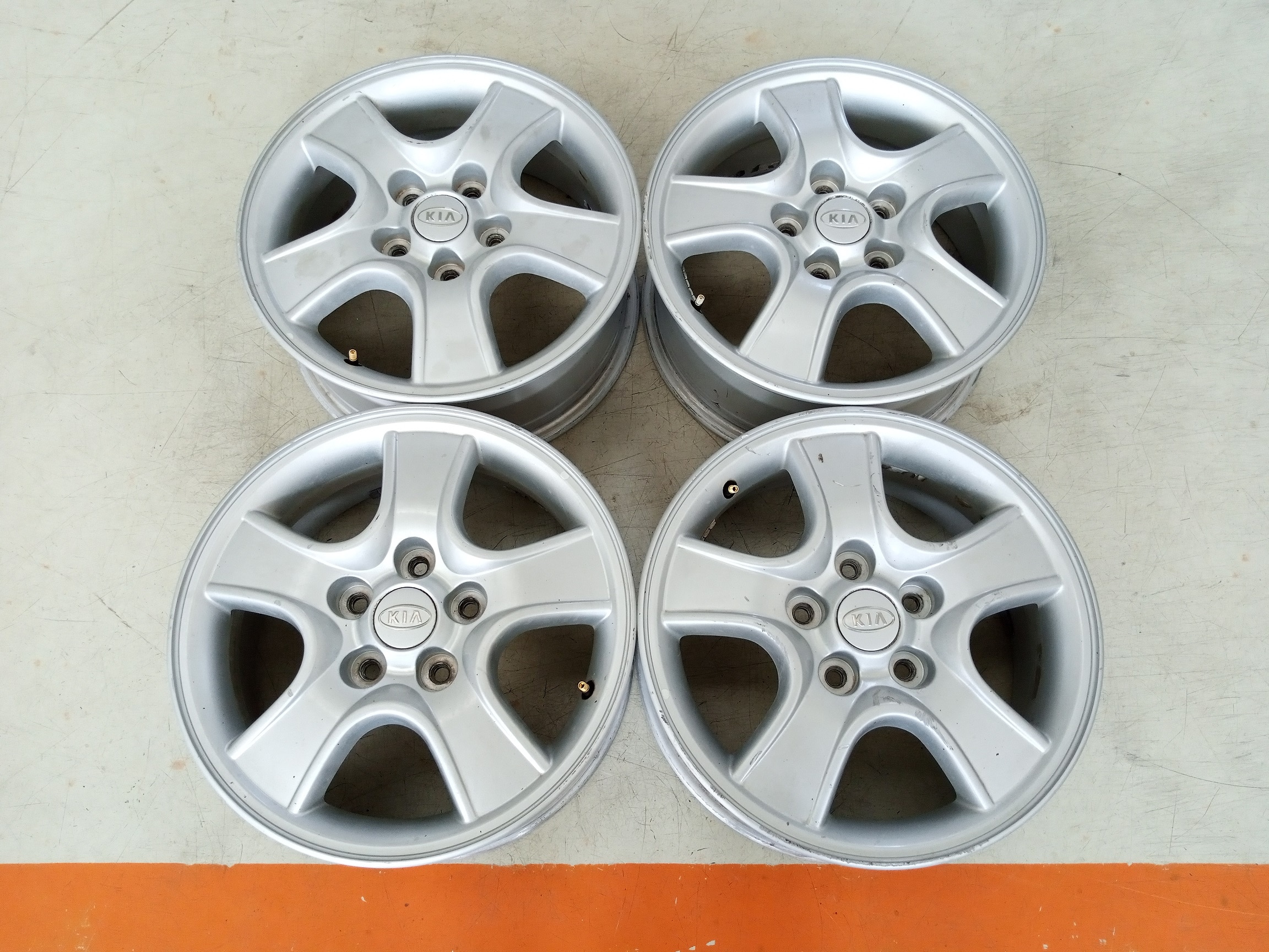 Velg Bekas Oem Hyundai KIA Sportage Ring 16 H:5×114,3 Silver