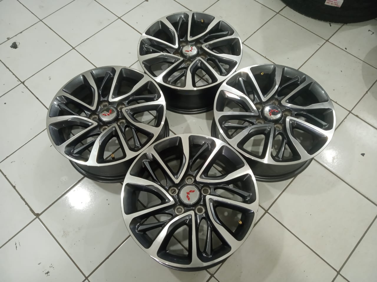 Velg Oem Mobil Bekas Wuling R16 Pcd 5×114,3