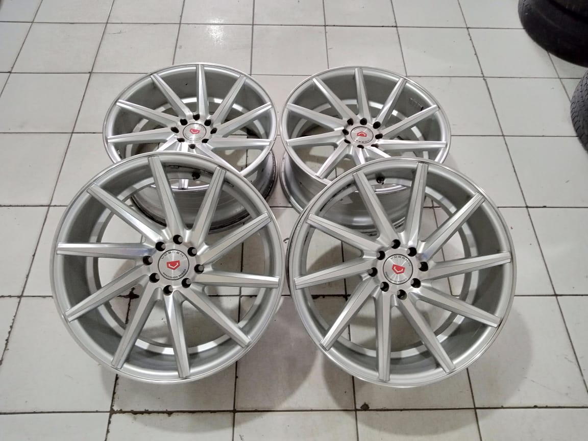 Velg Mobil Model Vossen Cvt Ring 18 Pcd 4×100-4×114,3