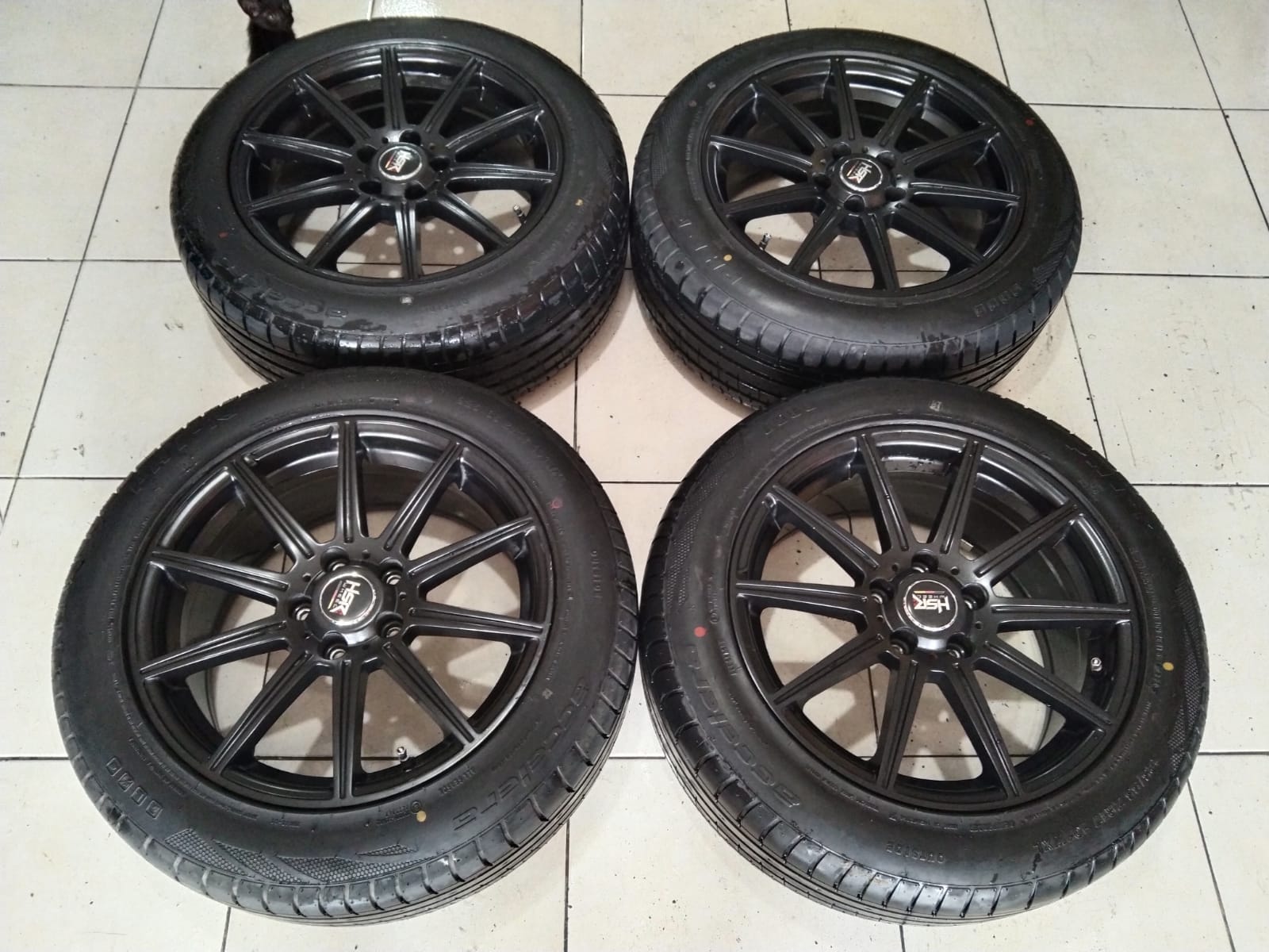 Velg Mobil Second Hsr Lubeck R17 Pcd 5×112 + Ban Accelera 225 55 R17 Buat Inova Hrv Mercy