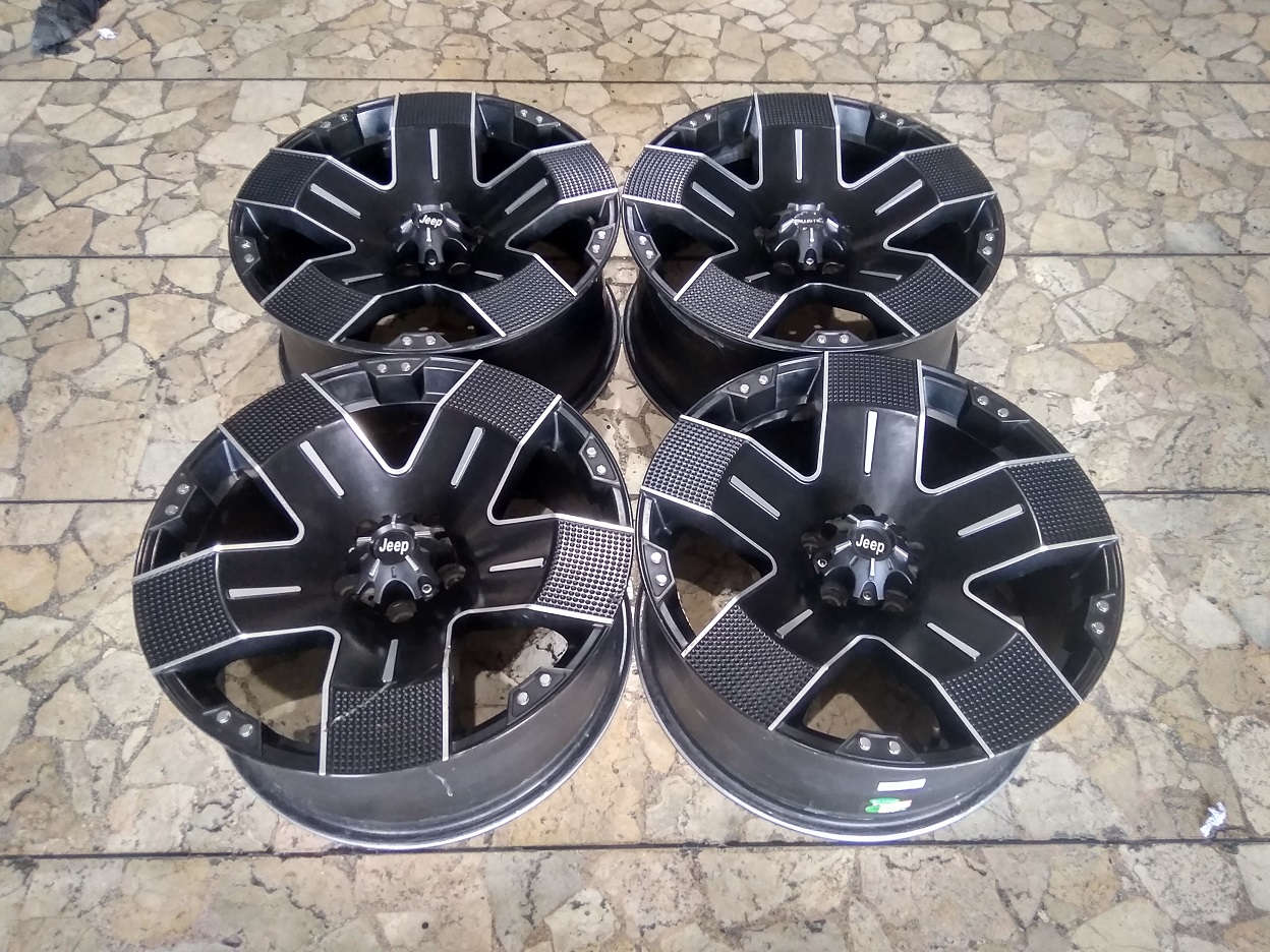 Bekasan Velg Mobil Balistik Ring 20 Lebar 9 ET20 Baut pcd 5×127