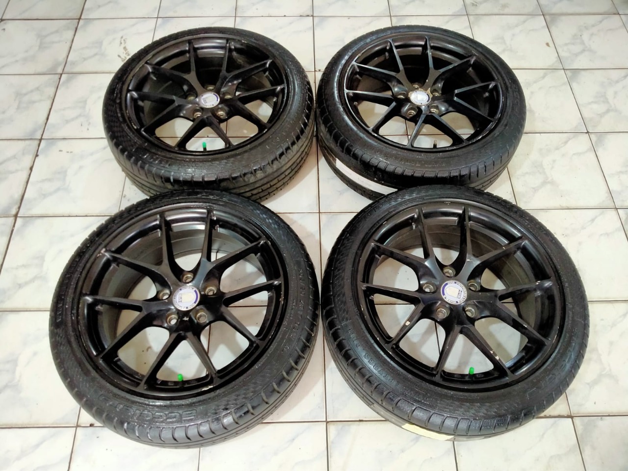 VELG MOBIL BEKAS HRE R17X7,5 5X114 ET40 BLACK + PHI 205 50 R17