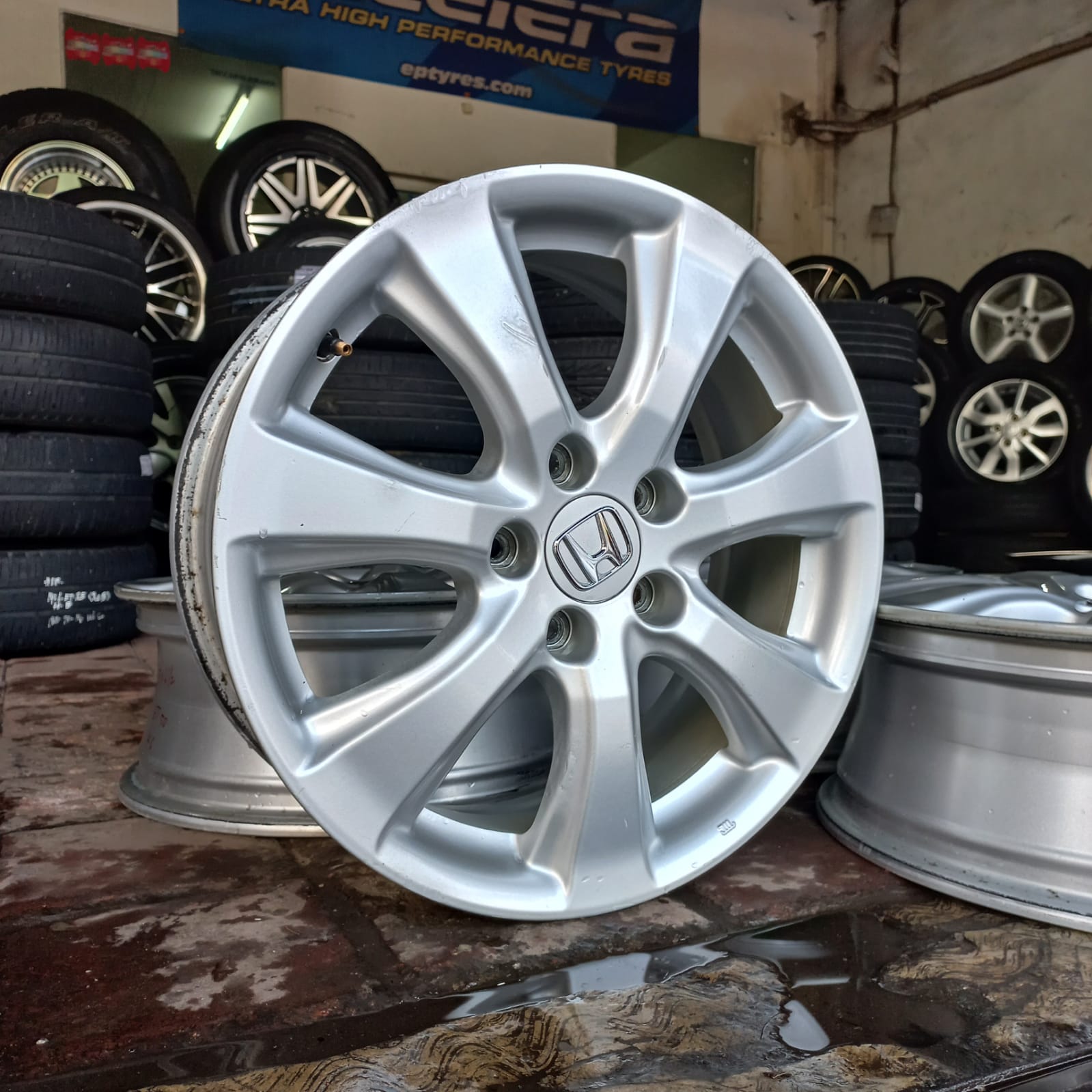 velg seken bekas oem original crv ring 17×7 pcd 5×114 seken bekas murah di depok