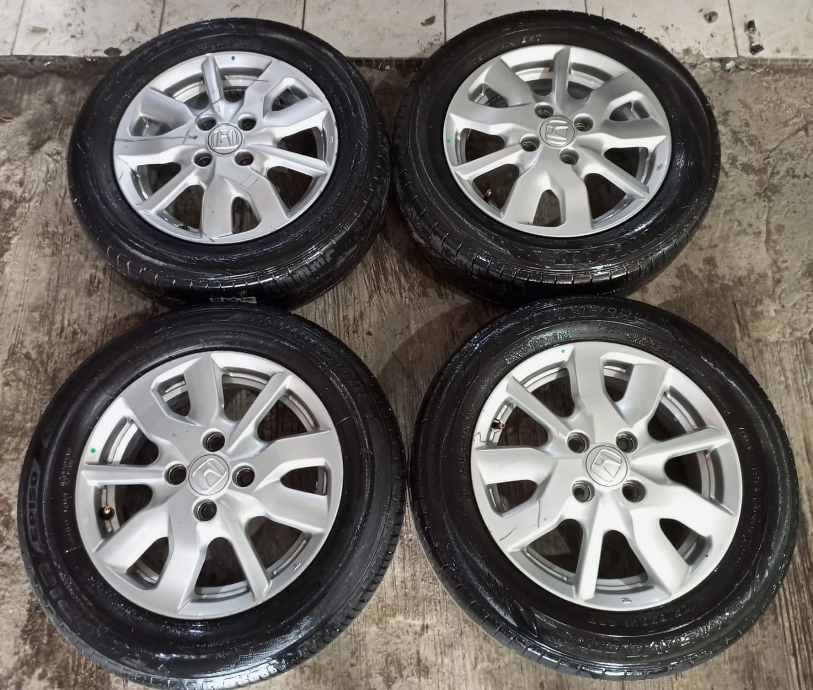 STD NEW BRIO R14X5 4X100 SILVER + DUNLOP(3) 175 65 R14