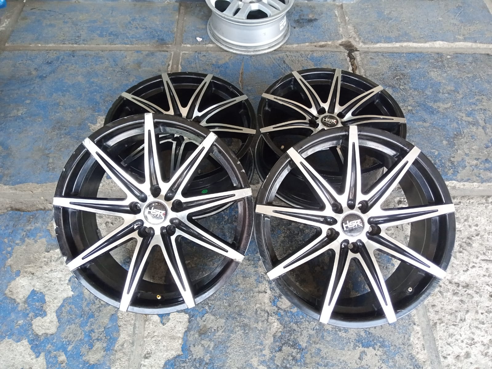 velg seken hsr kccx ri ng 18×8 lubnag 5×114 seken bekas murah berkualitas geratis ongkir