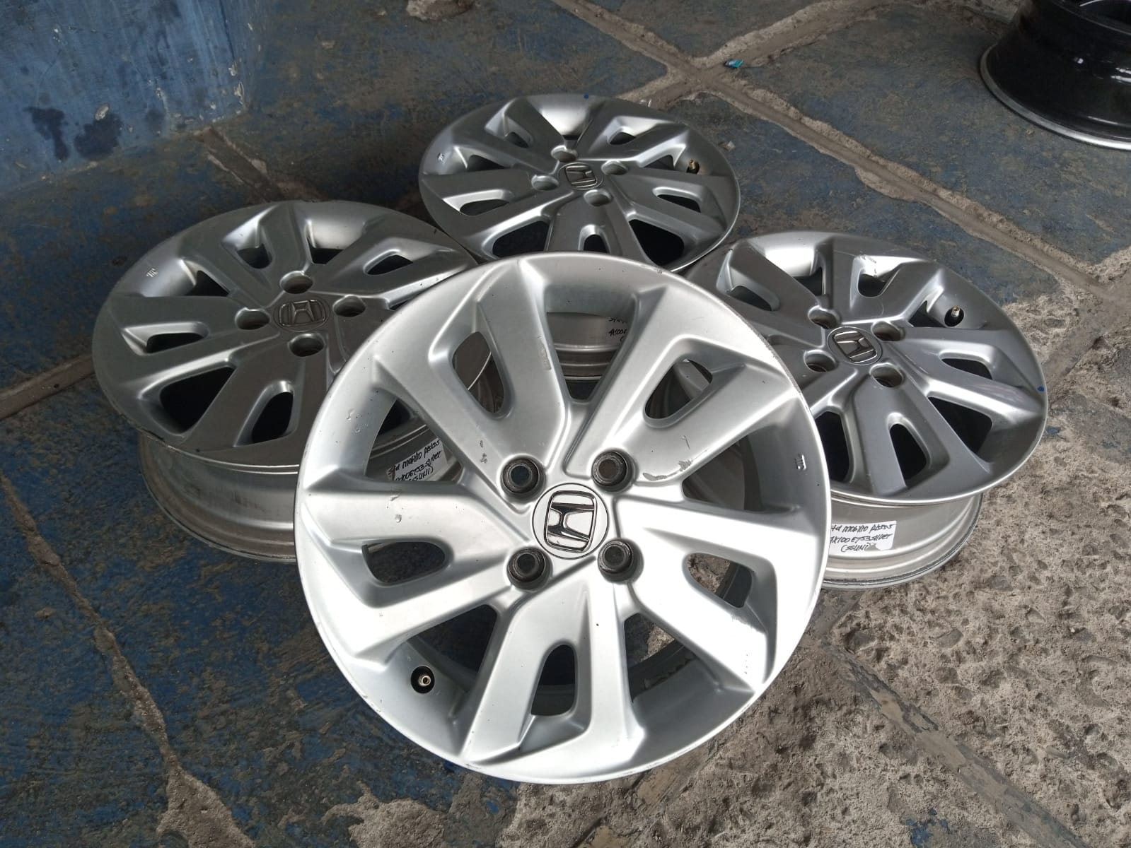 mobilio copotan ring 15×5 lubang 4×100 seken bekas murah berkualitas seken geratis ongkir