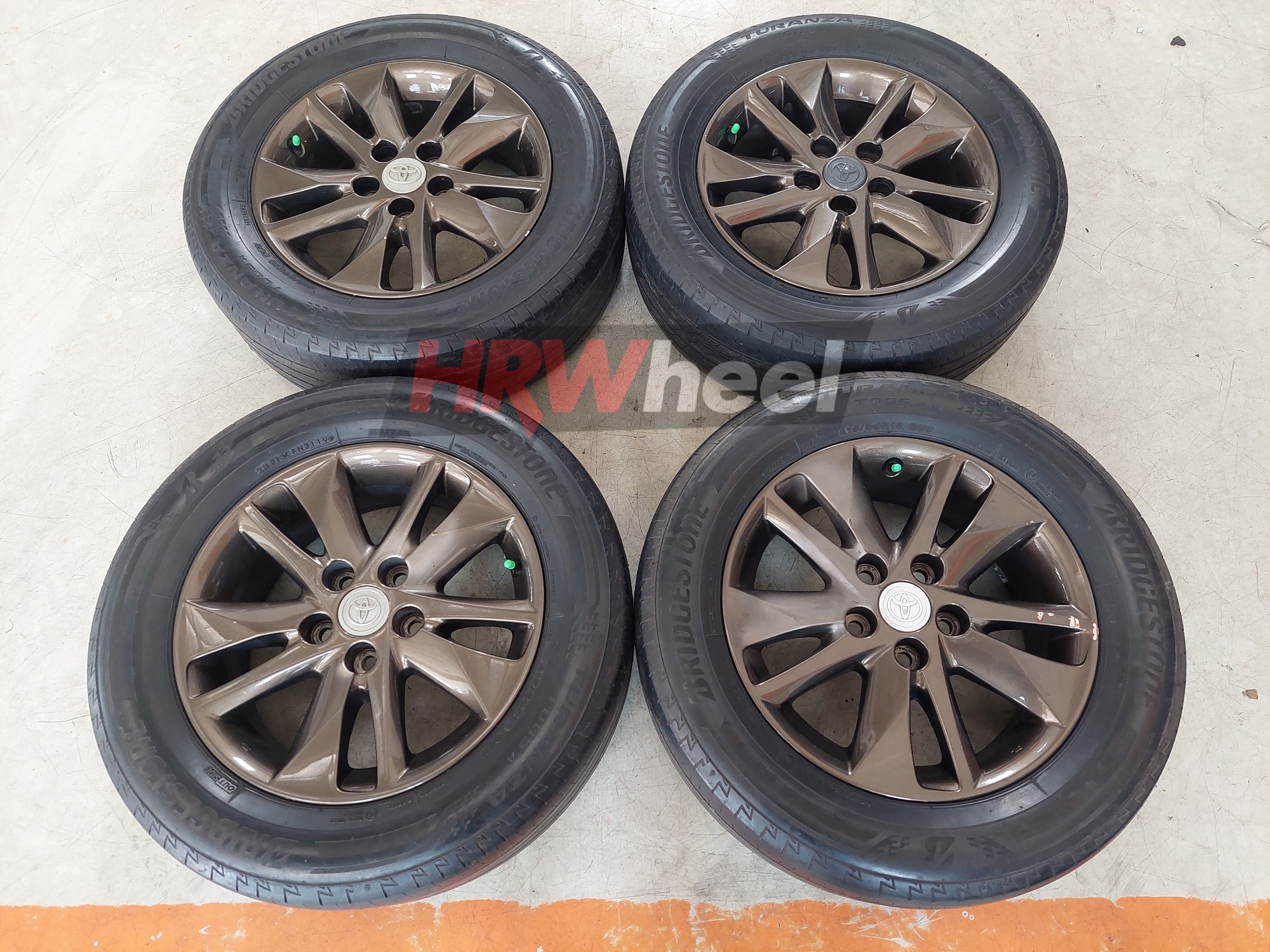 Velg Mobil Second Copotan Innova Reborn Ring 16 + Ban Bekas 205 65 R16